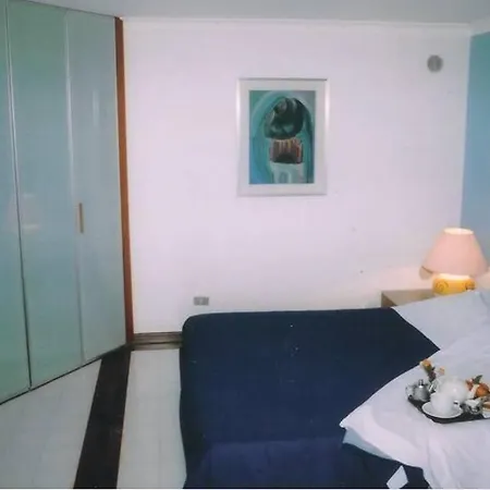 Riviera فندق