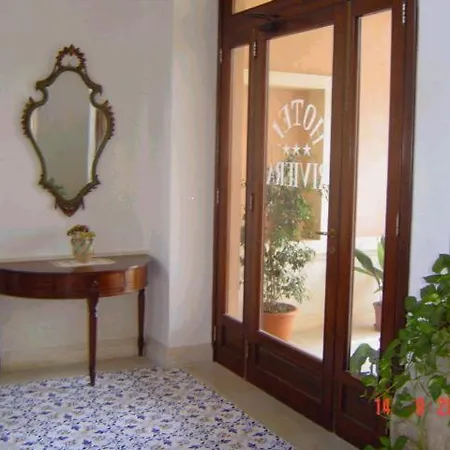 فندق Riviera 3*