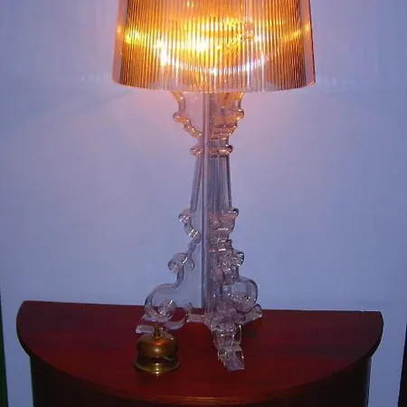 Riviera فندق